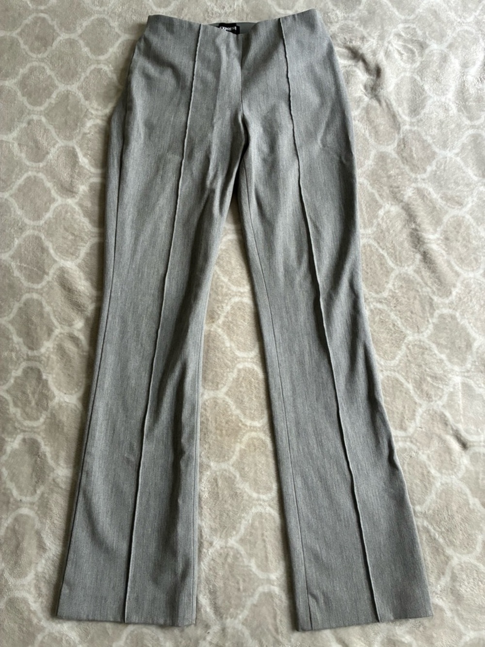 Express Light Gray Pleated pull on stretchy Dress Pants XS